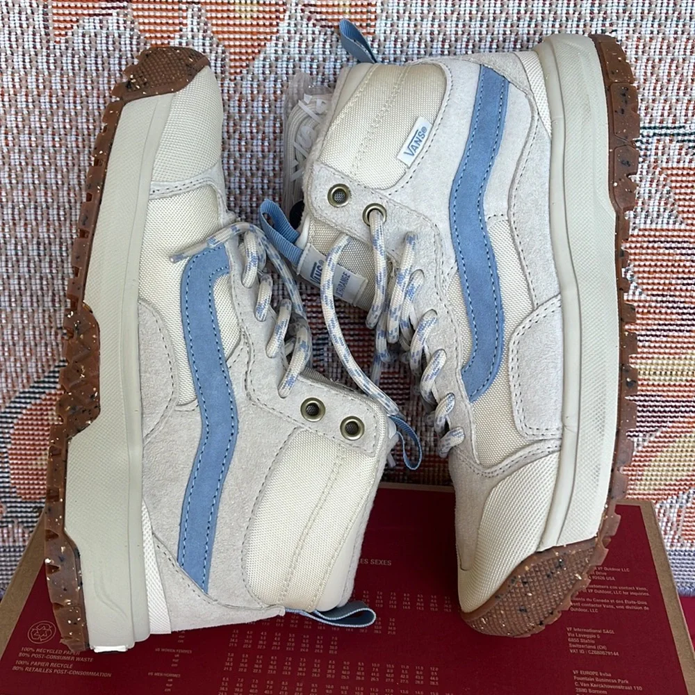 Vans Ultrarange Exo
Vintage White/Blue Stripe
VNOA5KS570U
WMNS Boots - Sneakers - Picture 12 of 16